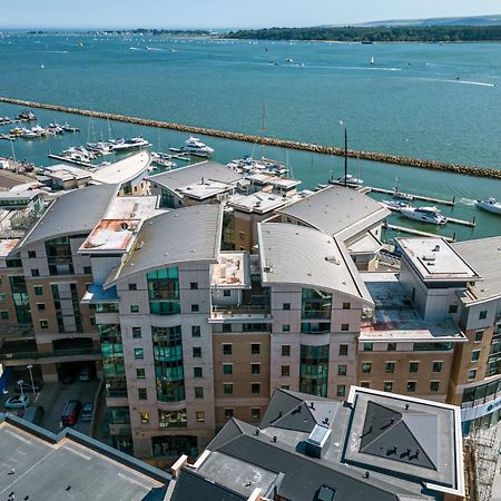 Crow'S Nest Villa Poole Exterior photo