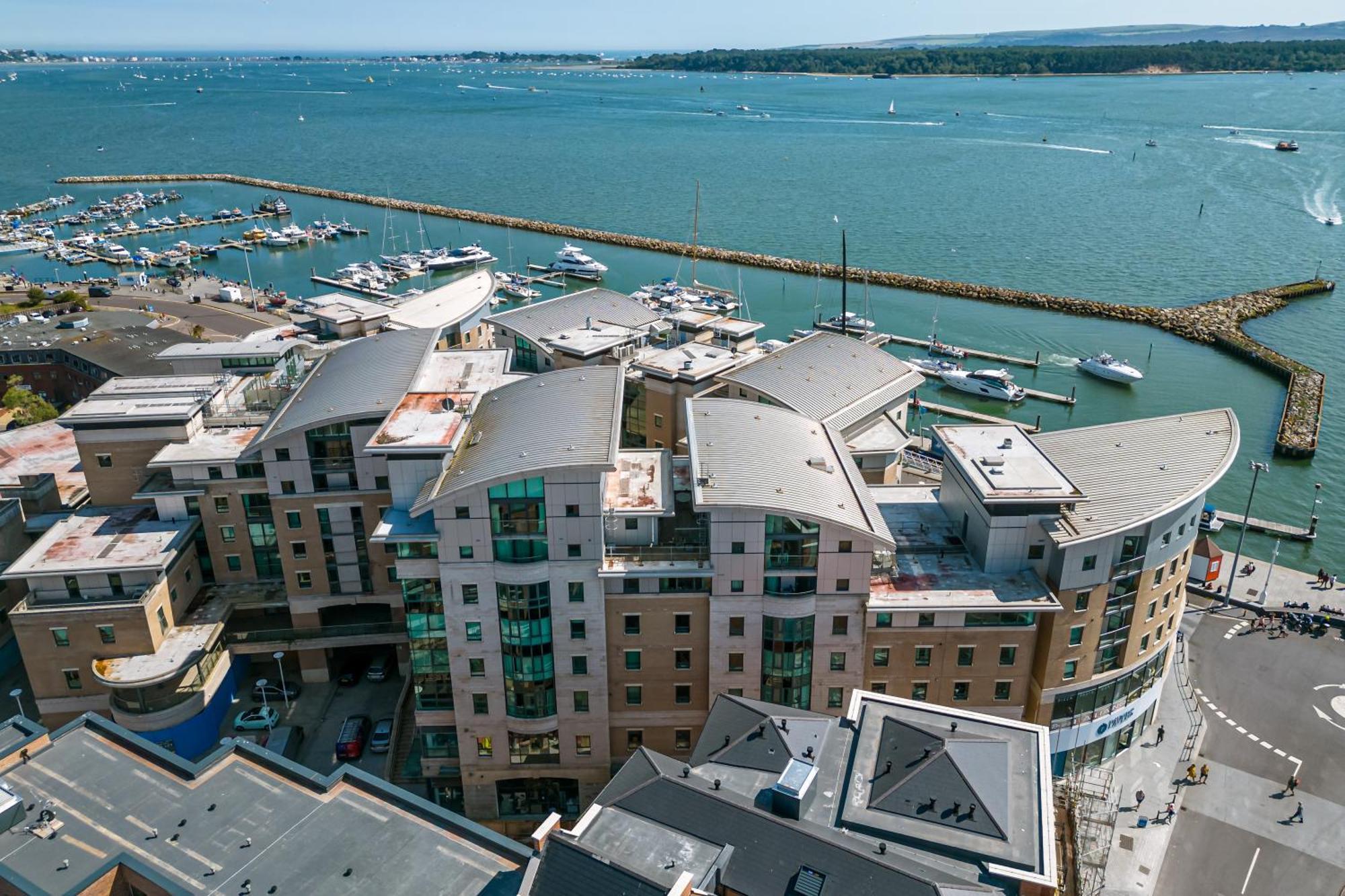Crow'S Nest Villa Poole Exterior photo